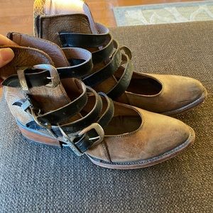 Freebird buckle boot/dark brown/black